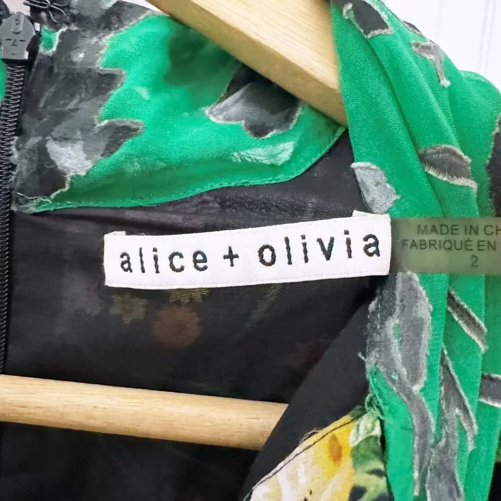 Alice + Olivia Lessie Floral Dress - Picture 5 of 10